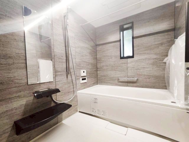 ���� ������1620�T�C�Y�̍L�X�Ƃ������j�b�g�o�X�B������胊���b�N�X�ł���D�����J���[���̗p���܂����B