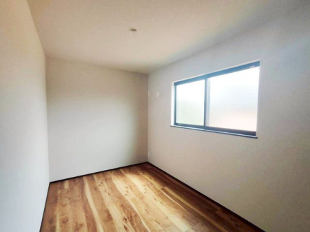 ���̑����� �m�������������̂����ԂŁA�v���C�x�[�g�Ȏ��Ԃ�S�L���ɂ��߂��������܂��B