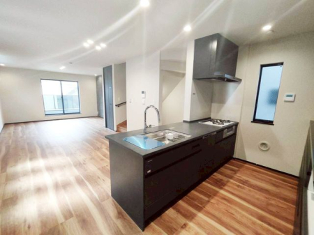 �L�b�`�� �L�b�`�����u���b�N�̃X�^�C���b�V���ł����������L�b�`�����̗p�B�������̃A�N�Z���g�ɂȂ�܂��B