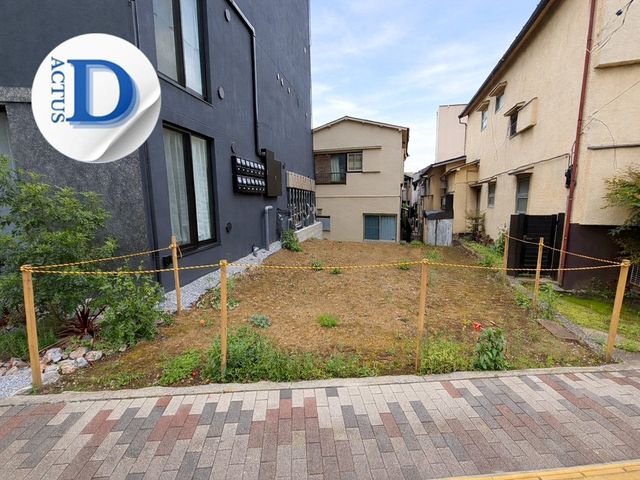 ���n�y�n�ʐ^ ���n�������̔z�u��Ԏ������R�ɍl���₷���Y��Ȑ��`�n�ł��B