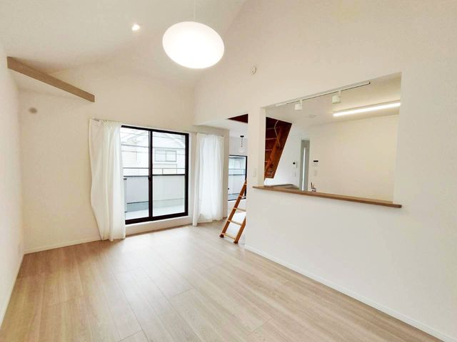 ���r���O -