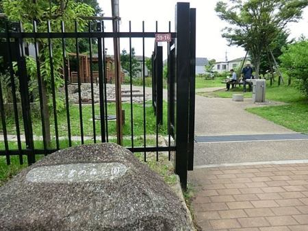 ���ӊ� �Ǐ��̐X���� �k��8���B 590m