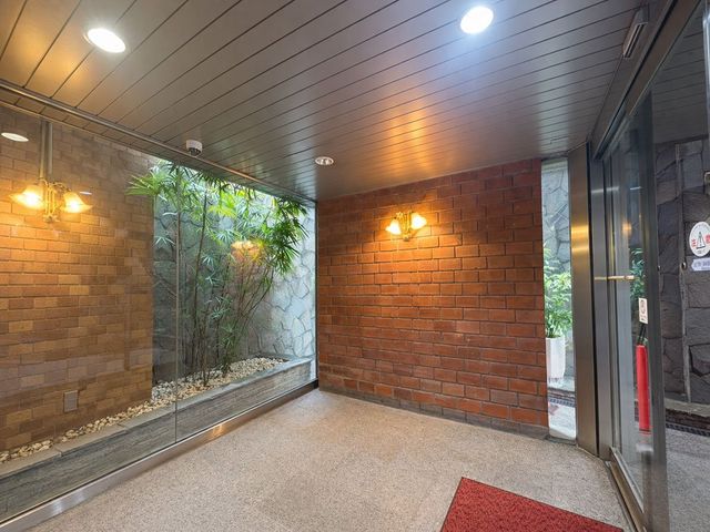 ���̑� �y���r�[�z�|���̍s���͂������ꂢ�ȃ��r�[�ł��B