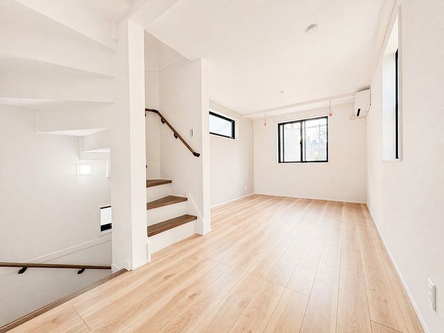 ���r���O ���r���O