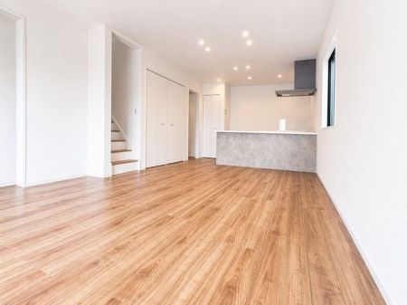 ���r���O �����g�[�����������Ƒ����W�܂�LDK�B