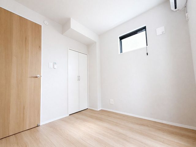 ���̑����� �m�������������̂����ԂŁA�v���C�x�[�g�Ȏ��Ԃ�S�L���ɂ��߂��������܂��B