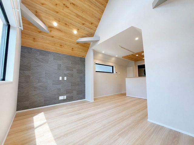 ���r���O ���r���O���؂̂ʂ����肪�D�����t���[�����O�d�グ�B���Ƒ����C�����悭�߂����郊�r���O�ł��B