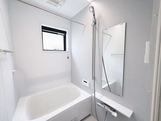 ���� ������1620�T�C�Y�̍L�X�Ƃ������j�b�g�o�X�B������胊���b�N�X�ł���D�����J���[���̗p���܂����B