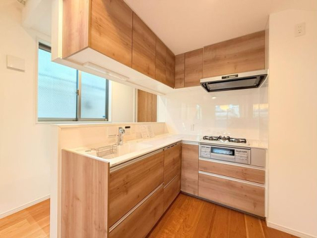 �L�b�`�� �L�b�`�����Ǝ������ɔz�����ꂽ�k���^�L�b�`�����̗p�B