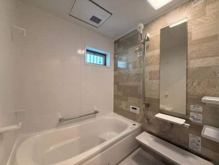 ���� ������������胊���b�N�X�ł���D�����J���[���̗p���܂����B