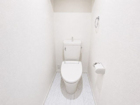 �g�C�� �g�C����1�K3�K��2�����ɐݒu���Ă��܂��B�w���x����Ƃ�������������g�C���ł��B