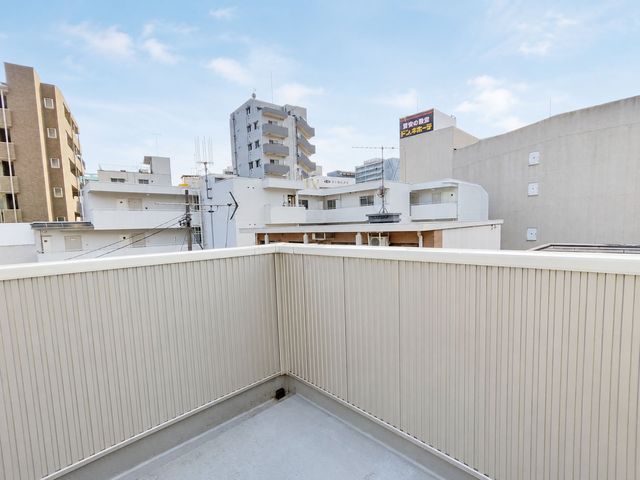 �o���R�j�[ -