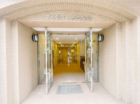 �G���g�����X -