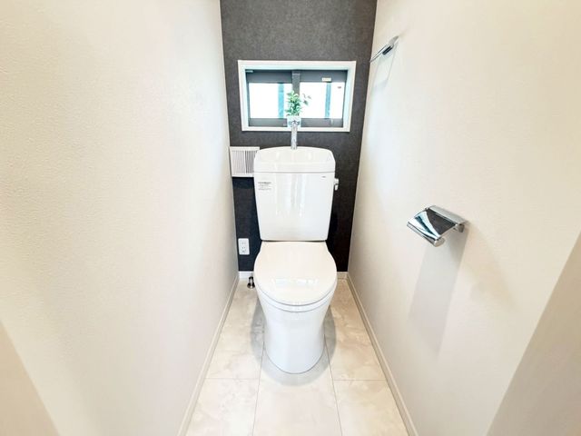 �g�C�� �g�C����1�K2�K�̊e�K�Ƀg�C����ݒu�B���t���Ŗ��邭�A���C�������ɍs���܂��B
