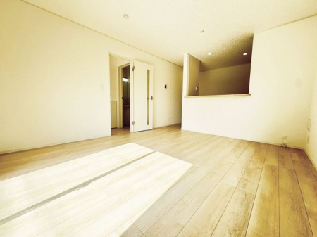 ���r���O -