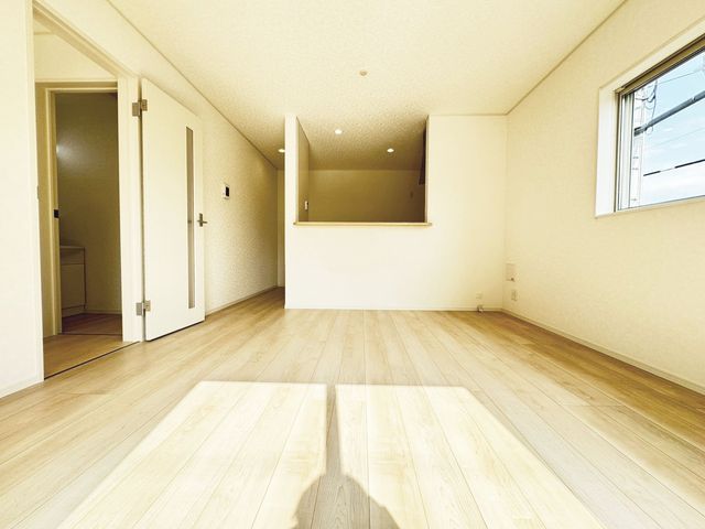 ���r���O -