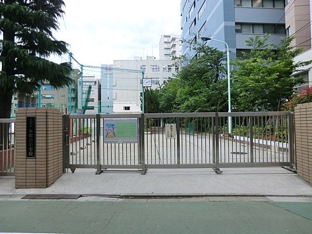 ���ӊ� �����旧�{���䒆�w�Z �k��9���B 720m
