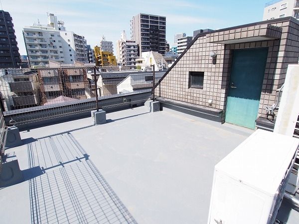 東京都目黒区下目黒2丁目中古一戸建てバルコニー