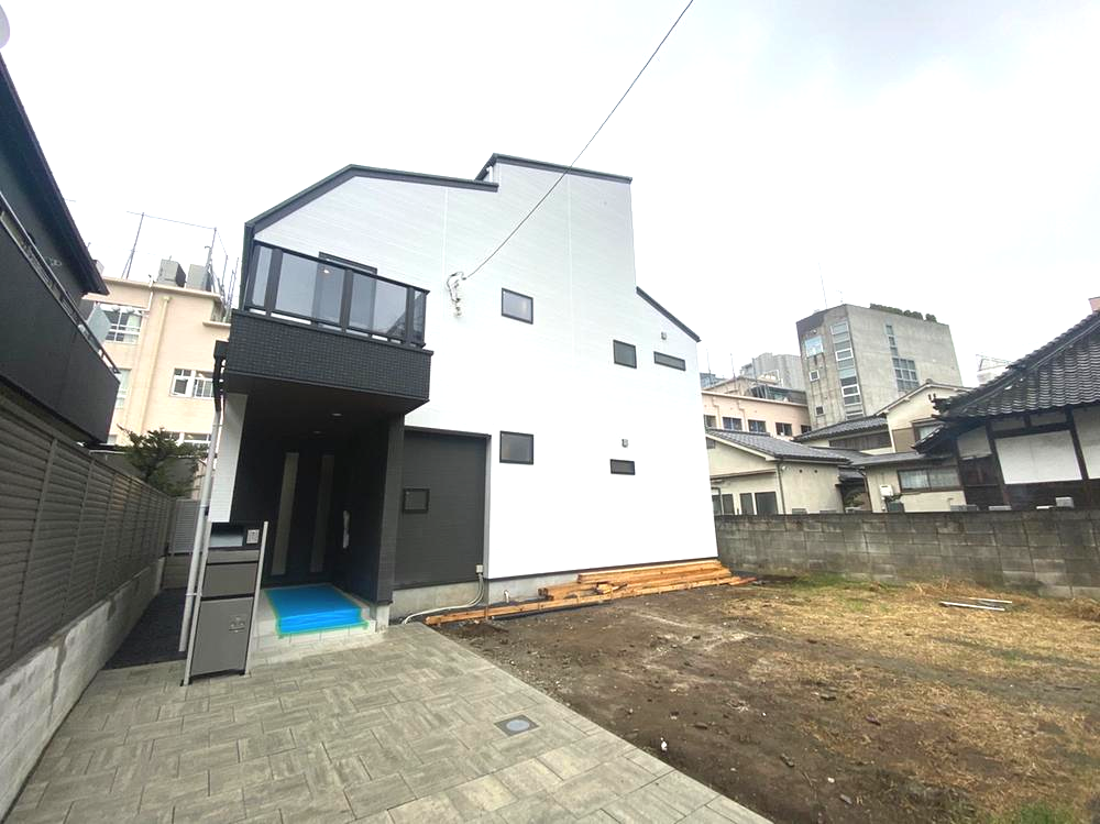 新宿区市谷山伏町新築一戸建て（外観）