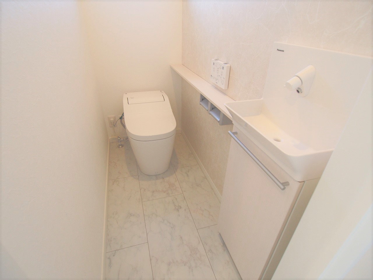 武蔵野市吉祥寺北町3丁目新築一戸建てのトイレの写真